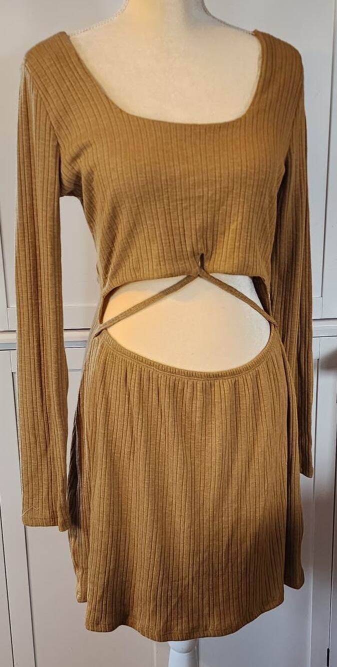 Stitch & Pine Ribbed Dullgold Midi Dress Peekaboo back Size X Large NWT